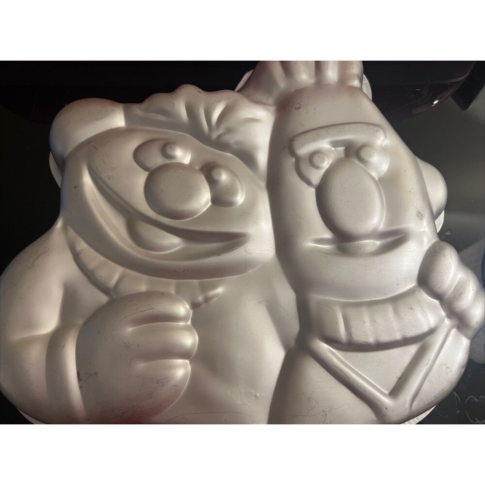Vintage 1977 Wilton Sesame Street Bert & Ernie Aluminum Cake Pan 502-7423
